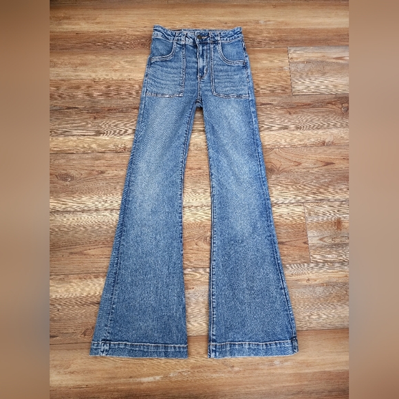 American Eagle Outfitters Denim - American Eagle Super Hi-Rise Flare Jeans Women's 0 Blue